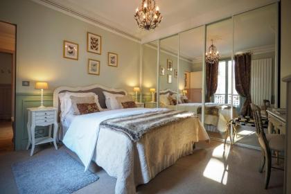 Chambre d hôte : Louvre Elegant Apt Suite - image 1
