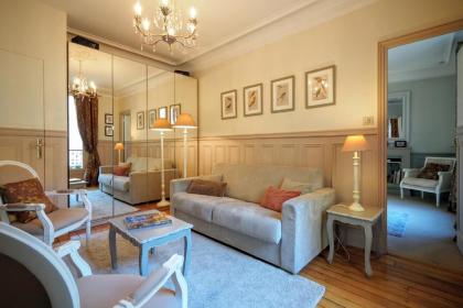 Chambre d hôte : Louvre Elegant Apt Suite - image 3