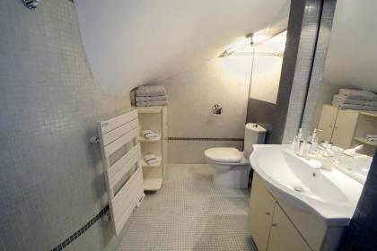 HolidaysInParis - Bourg Tibourg - image 20