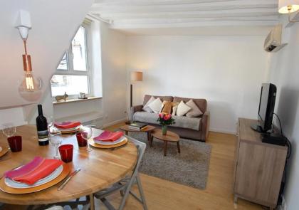 HolidaysInParis - Bourg Tibourg - image 4