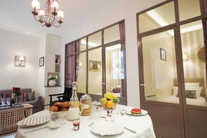 Saint Germain Elegant ChicSuites - image 13