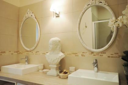 Saint Germain Elegant ChicSuites - image 3