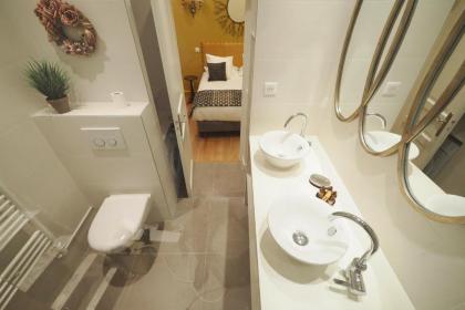 Louvre Opera Private ChicSuites - image 12