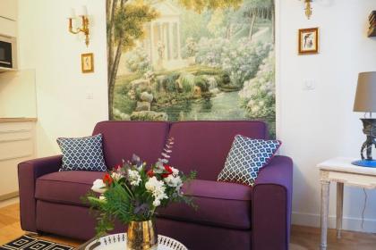 Louvre Opera Private ChicSuites - image 15
