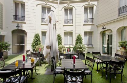 Elysees Apartments - image 1