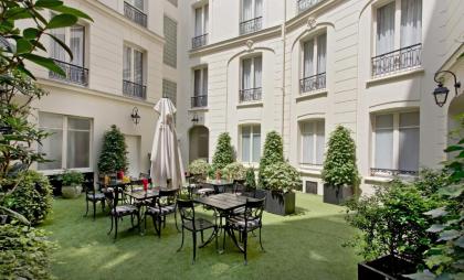 Elysees Apartments - image 17