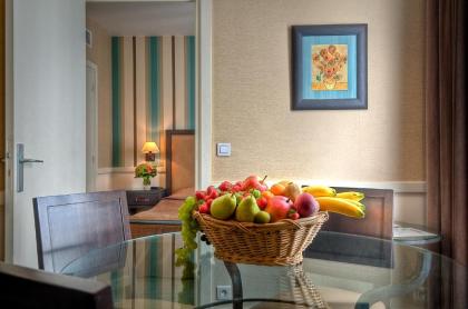 Elysees Apartments - image 19