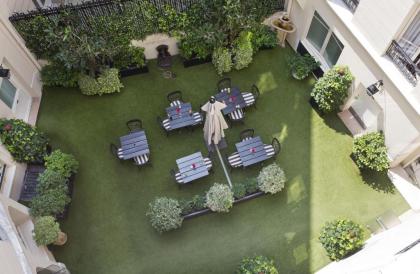 Elysees Apartments - image 8