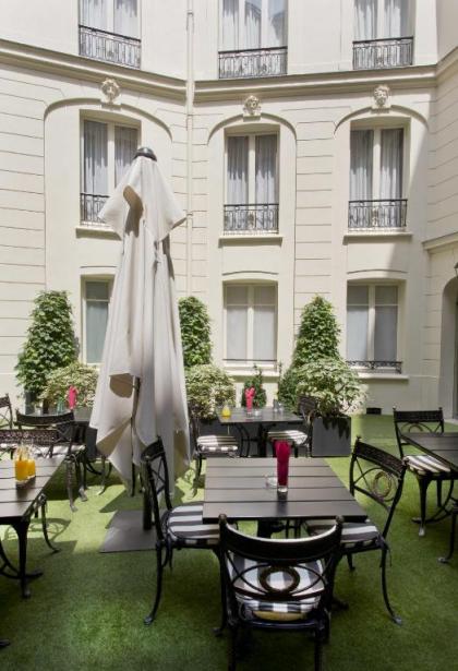 Elysees Apartments - image 9