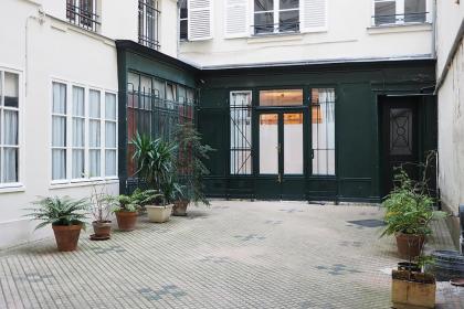 Palais Royal ChicSuites - image 13