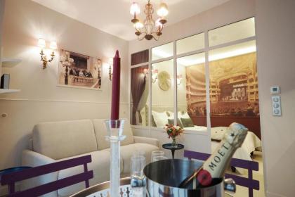 Palais Royal ChicSuites - image 18