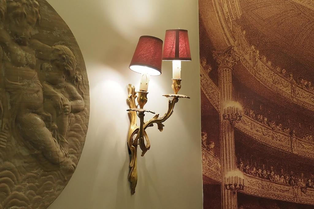 Palais Royal ChicSuites - image 4