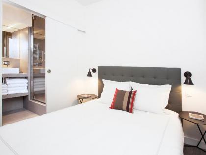 Charming apartment in heart of Paris - image 15