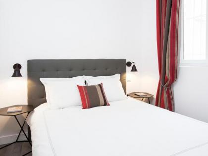 Charming apartment in heart of Paris - image 16