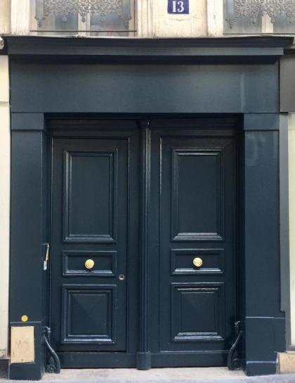 Charming apartment in heart of Paris - image 5
