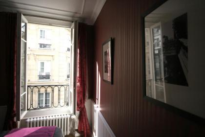 ParisInteriorsRentals - Beautiful Le Marais NOTRE DAME Appartement - image 8