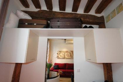 HolidaysInParis-Bourg Tibourg II - image 2