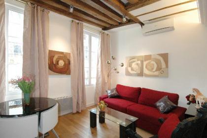 HolidaysInParis-Bourg Tibourg II - image 4