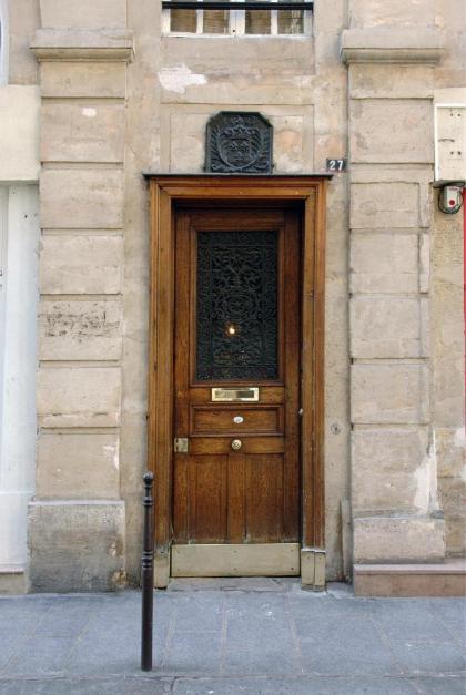 HolidaysInParis-Bourg Tibourg II - image 6