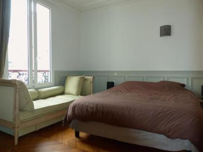 Marvellous Sunbathed 3BR at the heart of Paris - image 15