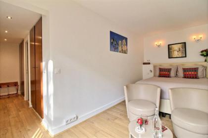 Assia & Nathalie - Luxury B&B MARAIS - image 16