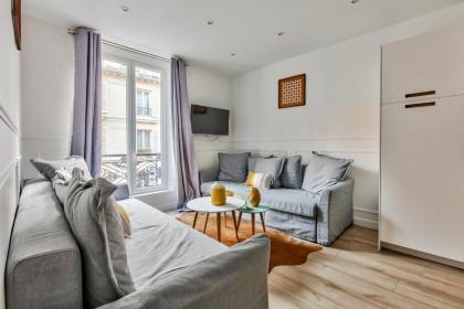 18 Luxury Parisien Home Montorgueil 2 - image 13