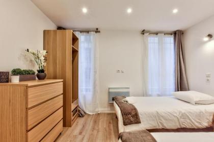 14 Luxury Flat Eiffel Design 1 - image 17