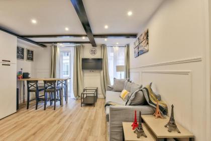 13 Luxury Flat eiffel design 2 - image 11