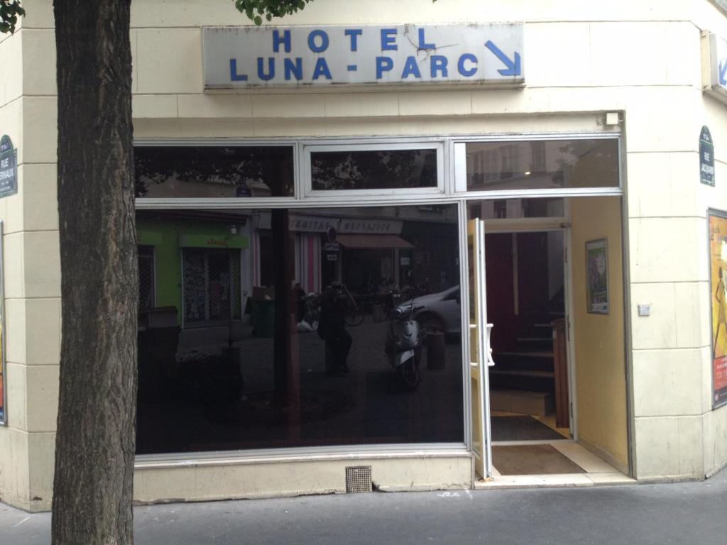 Hotel Luna Park - image 3