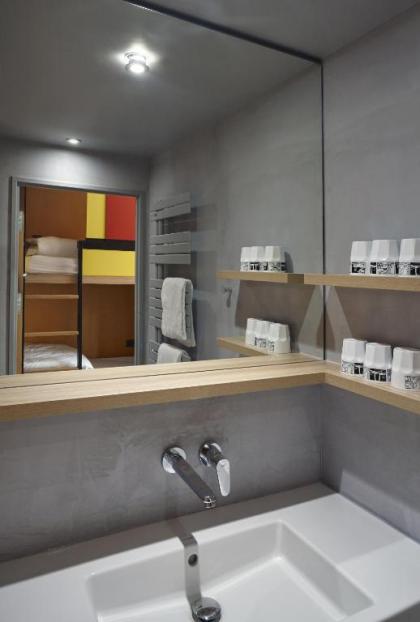 YOOMA Urban Lodge - image 14