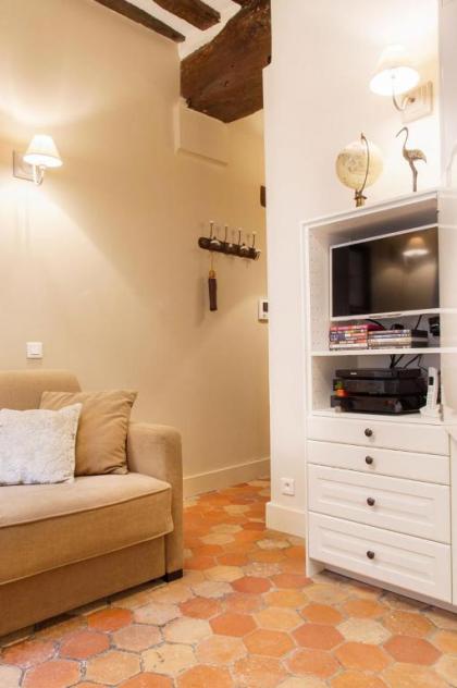 Apartment des Deux Ponts - image 9
