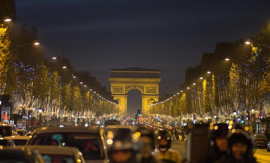Artois Champs-Elysées - image 2