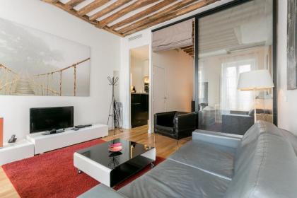 Turenne Place Sainte Catherine - image 1