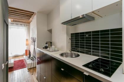 Turenne Place Sainte Catherine - image 13