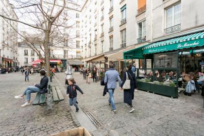 Turenne Place Sainte Catherine - image 3