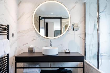 Laz' Hotel Spa Urbain Paris - image 18