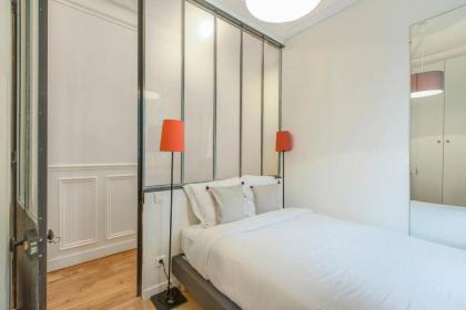 Charming Apartment with Balcony - 5 min Republique - image 9