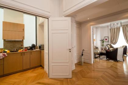Majestic Apartments Champs Elysées - image 11