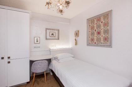 Hotel Bonaparte - image 10