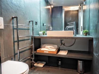 Louvre Bourbon ChicSuites - image 9