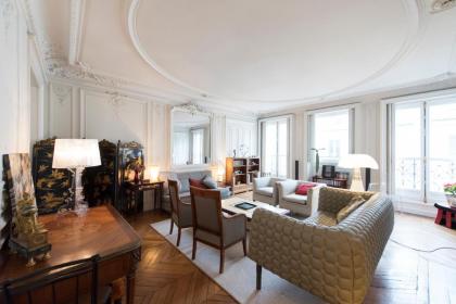 Veeve - Charming Haussmannian Paris 