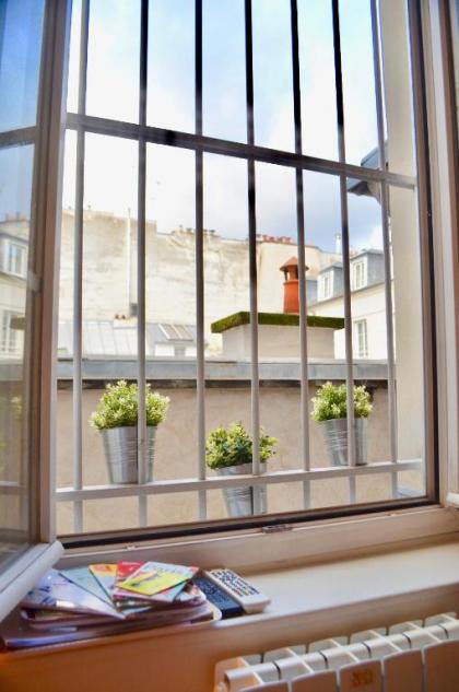 Studio Workshop In Centre Of Marais - image 8