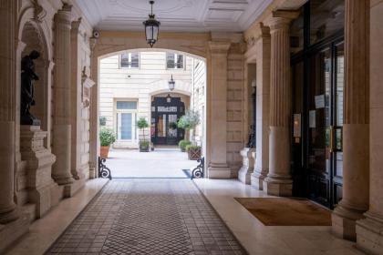 Veeve - Heart of Saint Germain - image 19
