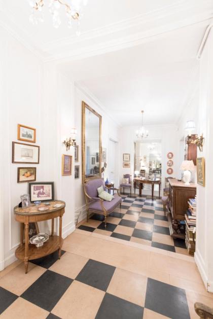 Veeve - Antique Charm by Arc de Triomphe - image 25