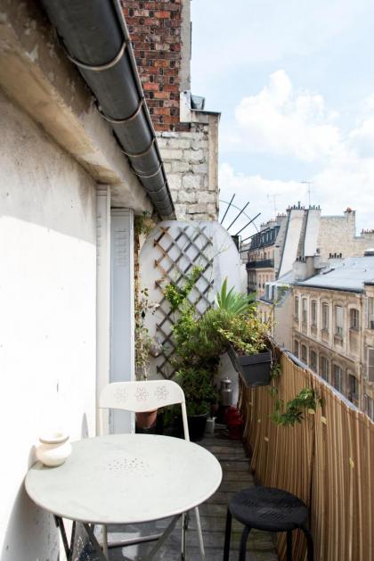 Veeve - Batignolles Balcony - image 11