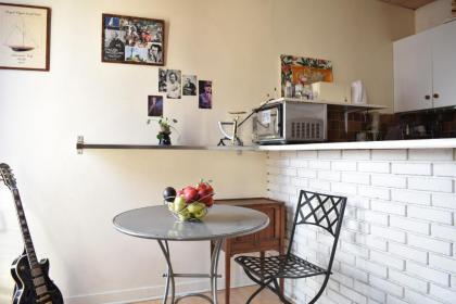 Cozy 1 Bedroom Apartment In 14th - image 4