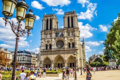 Charming 2 Bedroom Apartment in the Heart of Paris - image 6