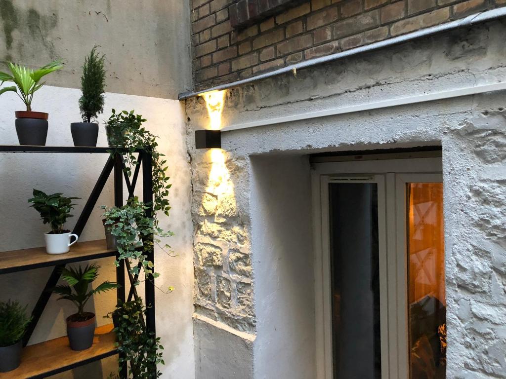 Tour Eiffel Apartment - image 7