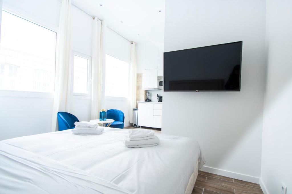 Dreamyflat - Abbesses - image 5