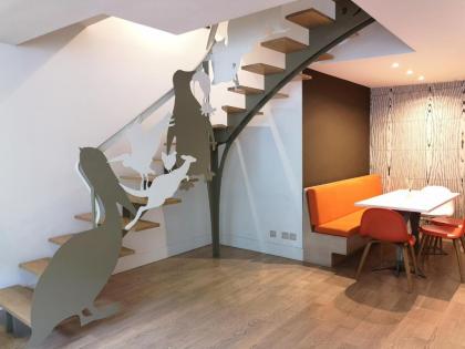 Beautiful duplex in the center of Paris - image 16